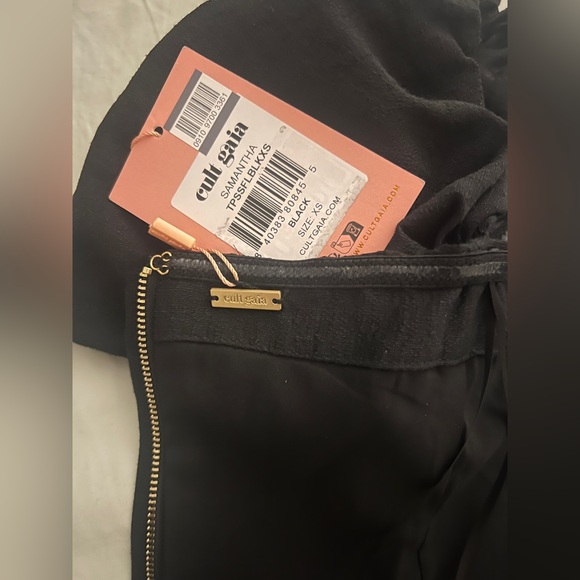 Cult Gaia Samantha Off The Shoulder Top - Picture 7 of 7